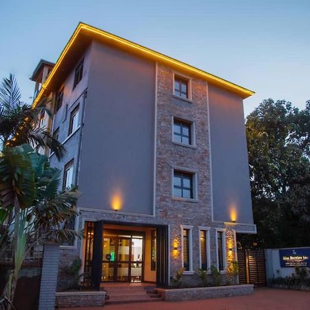 Blue Berries Hotel 恩德培 外观 照片