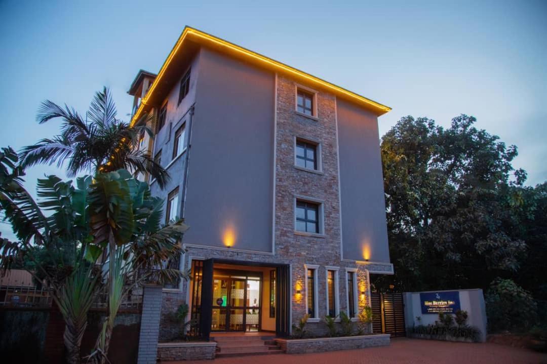 Blue Berries Hotel 恩德培 外观 照片
