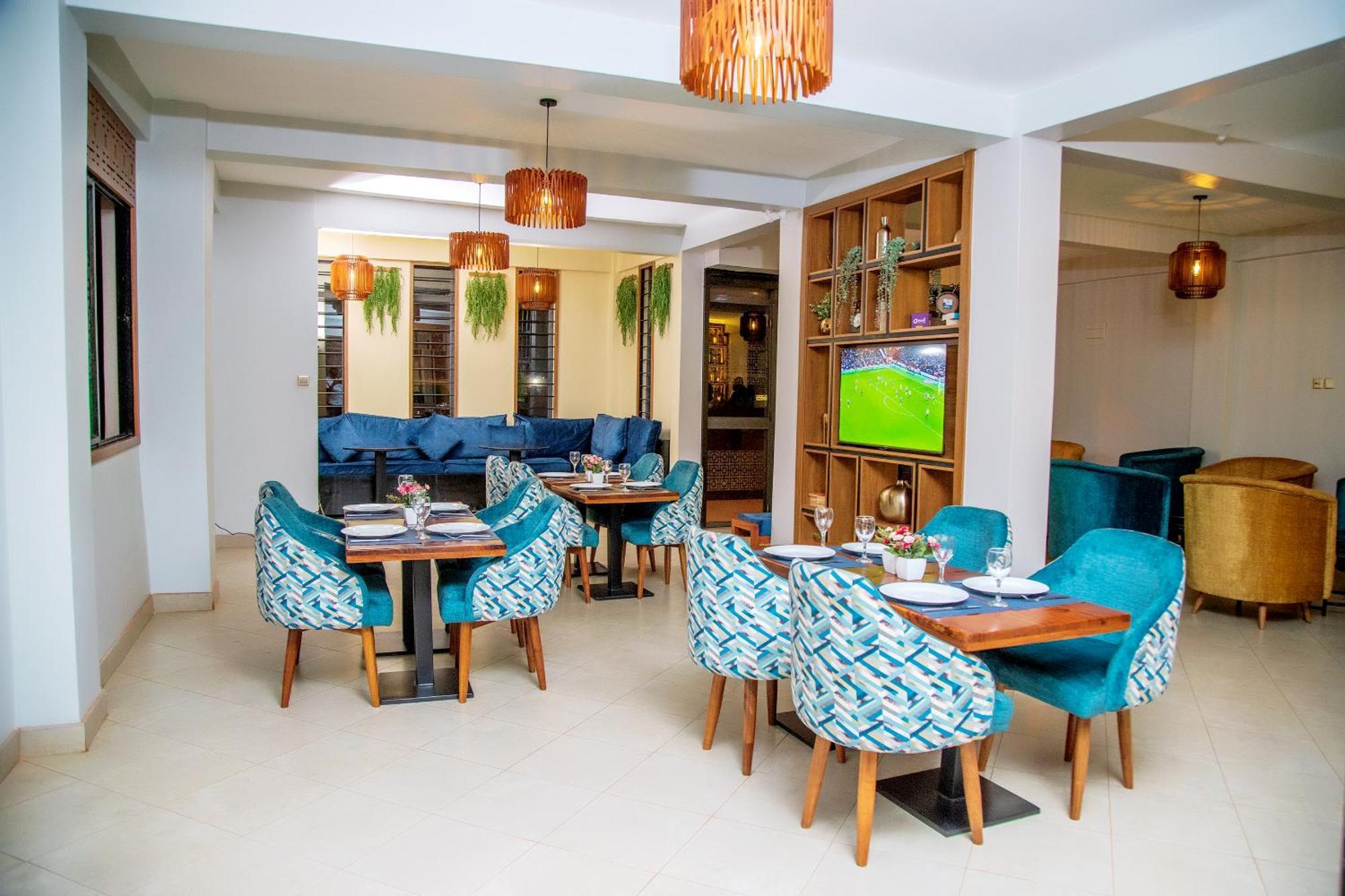 Blue Berries Hotel 恩德培 外观 照片